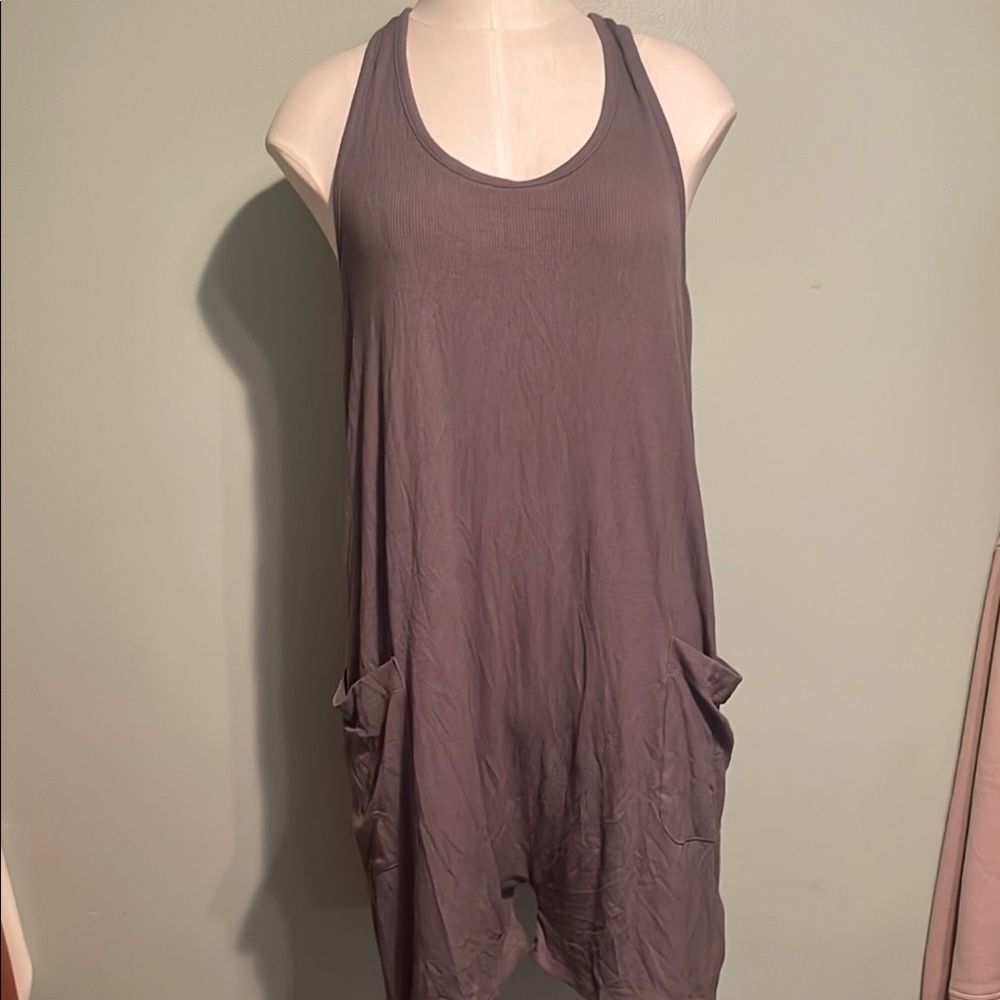 Women's Gray Sleeveless Top
